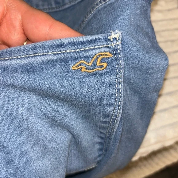 Hollister Women's Light Blue Ultra High Skinny Jeans
Advanced Stretch. - Picture 1 of 10